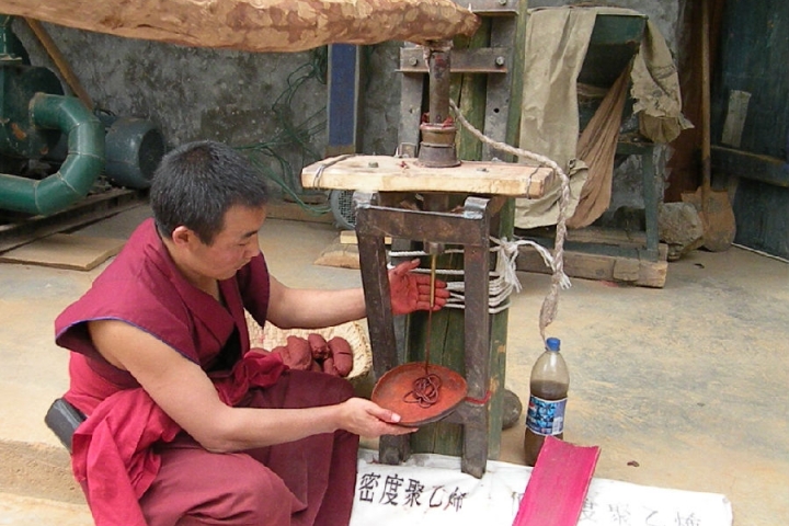 Visite la fabrication d’encens tibétains
